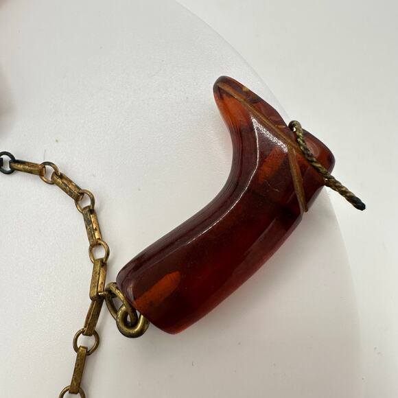 Antique 1930s 1940s gold tone brass chain amber Bakelite boot charms bracelet - Picture 5 of 8